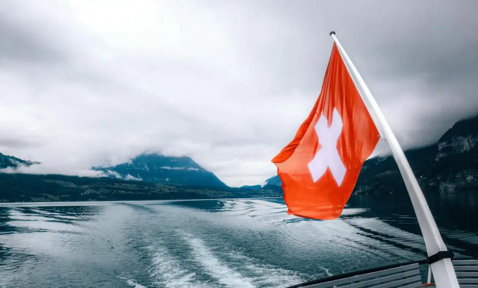 Sur l'autoroute en Suisse : expériences, sites touristiques et informations pratiques sur l'achat de la vignette